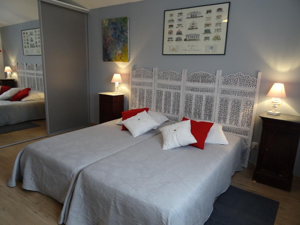 Une Chambre En Ville Savigneux  Exteriér fotografie